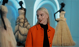 AnyaG5.gif
