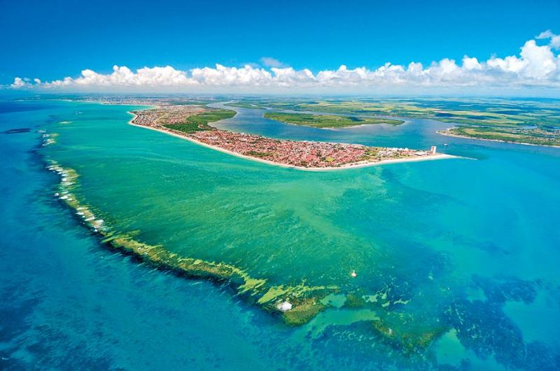 File:Espraiada entre rio e mar - João Pessoa.jpg