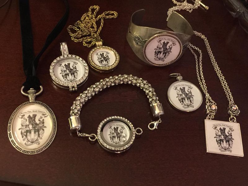 File:Warwick Jewelry.jpg