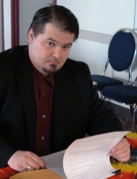 File:Lewis At work.jpg