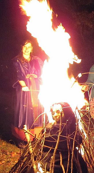 File:Bonfire Rachel.jpg